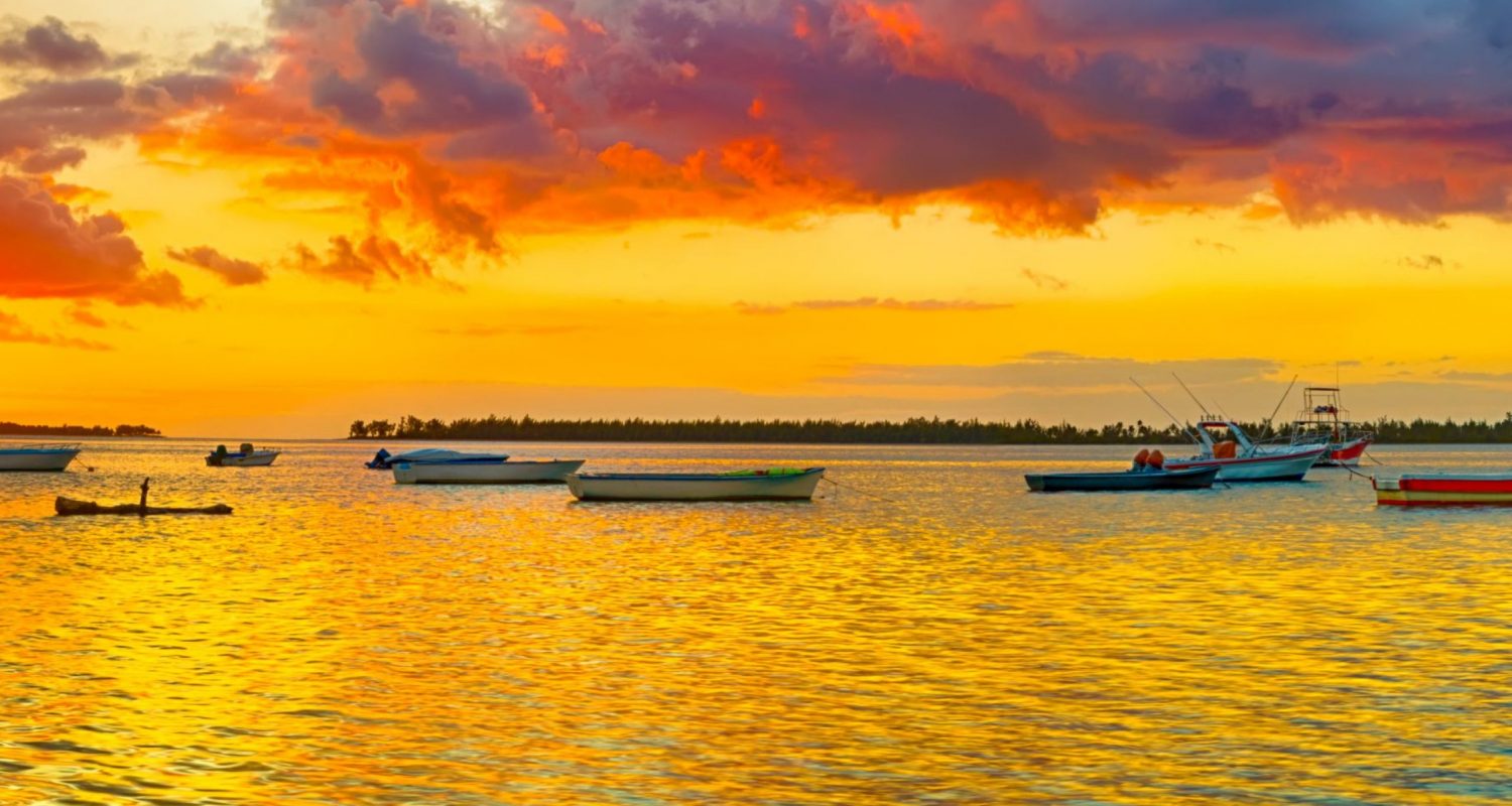 Coucher de soleil sur le lagon, ile maurice