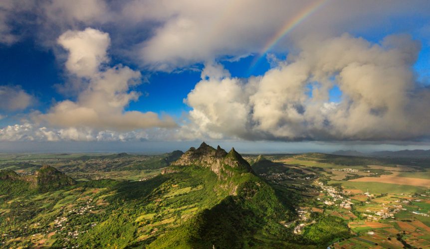 Scenic views from Le Pouce on Mauritius, whilst not very high, the miountains generally offer breathtaking views of the surrounding Island
