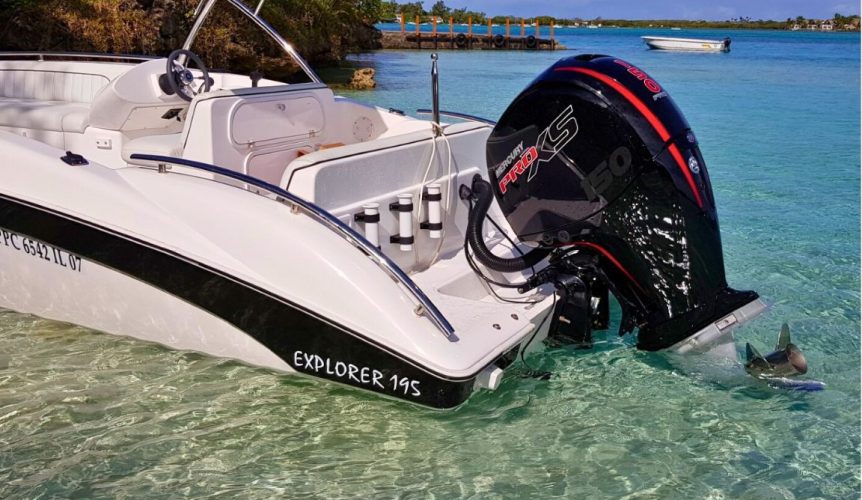 1speedboat-ile-aux-cerfs-de-falbaire-862x500