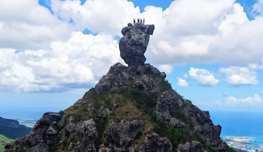 Ascension-montagne-Pieter-Both-ile-Maurice12-scaled-862x500