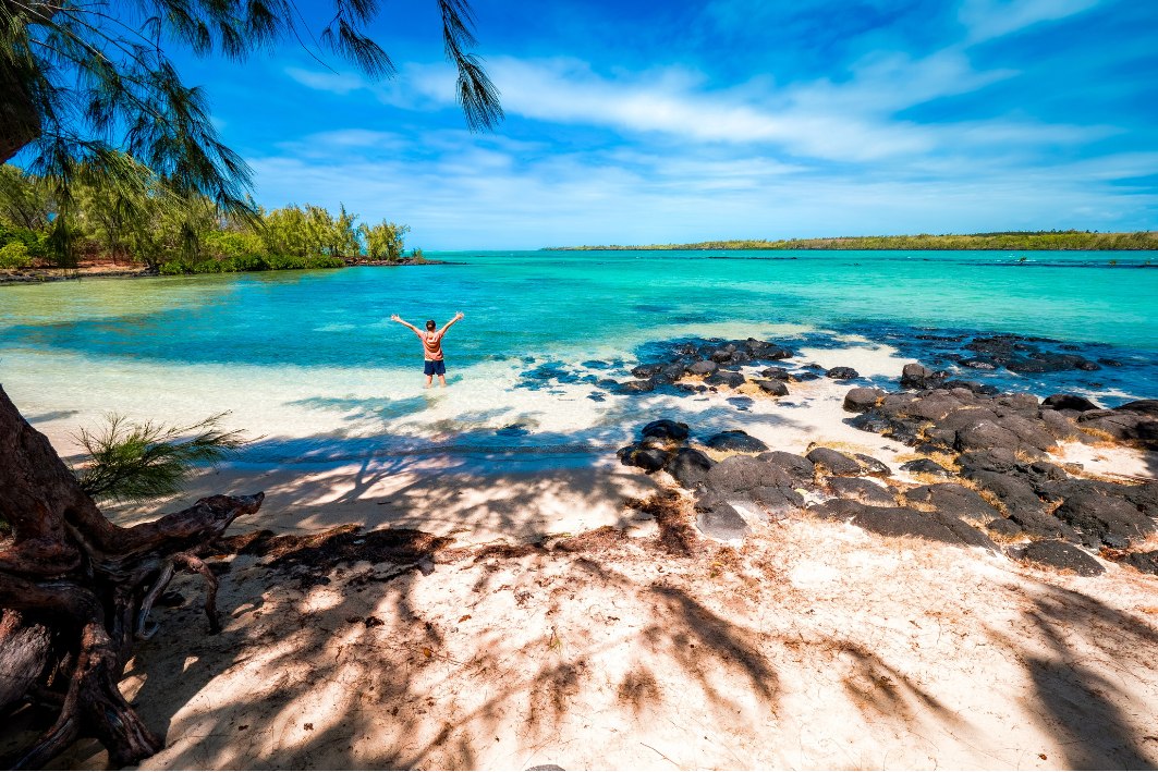 2ILE MAURICE SPEEDBOAT ILE AUX BENITIERS ILE D'AMBRE